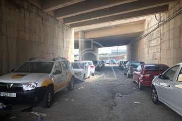 Ayuntamiento y Cabildo alertan del peligro de aparcar en el canal del Barranco de Ojos de Garza (Foto TA)