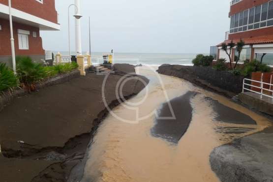 Efectos en Telde de las copiosas lluvias caídas durante la madrugada y mañana de este jueves (Foto TA)