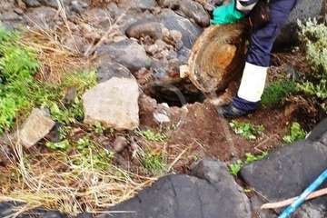 Obras en el cauce del Barranco Real para eliminar el derrame de aguas fecales (Foto TA)