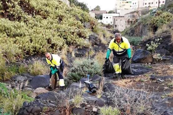 Obras en el cauce del Barranco Real para eliminar el derrame de aguas fecales (Foto TA)