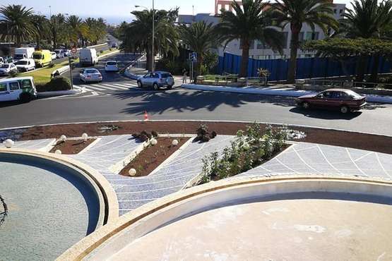 La principal glorieta del casco urbano de Telde mejora su 'look' (Foto TA)