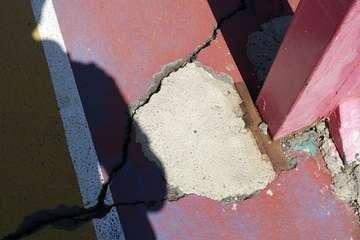 El Ayuntamiento ordena quitar la canasta del parque urbano de San Juan para evitar su caída (Foto TA)