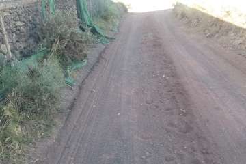 Trabajos de adecentamiento de la vía de Rosiana (Foto TA)