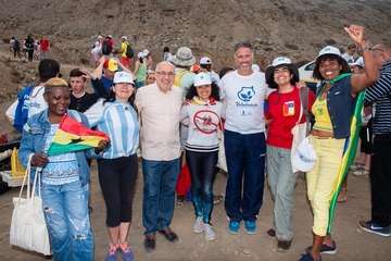 Limpieza de la playa de la Condesa, en la costa de Jinámar (Foto TA)