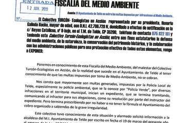 Imágenes del vertido y denuncias presentadas por el colectivo ecologista Turcón (Foto TA)