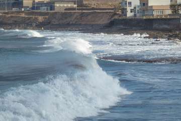 Oleaje en la costa de Telde (Foto Antonio Rico)