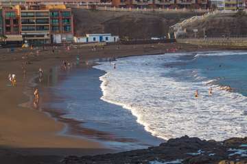 Oleaje en la costa de Telde (Foto Antonio Rico)