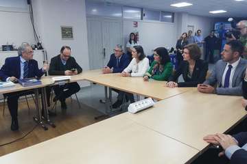 Reyes Maroto valora el potencial en economía azul de Plocan (Foto Acfi Press y TA)