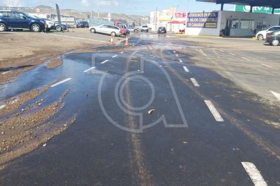 Unas obras rompen la tubería que impulsa las aguas negras de Jinámar a Hoya del Pozo (Foto TA)