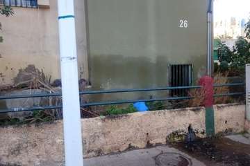 Vertido de aguas fecales en una calle del Valle de Jinámar (Foto TA)