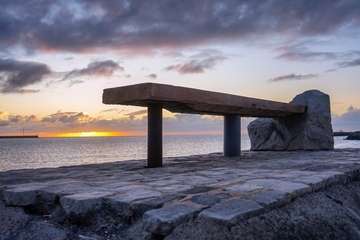 La idílica y triste postal de la costa teldense (Foto Antonio Rico)