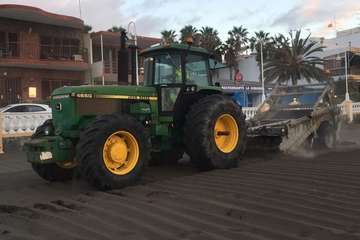 La cribadora, de nuevo en las playas de Telde (Foto TA)