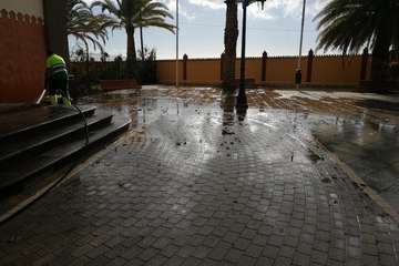 Limpieza refuerza el servicio en la costa y y casco de Telde (Foto TA)