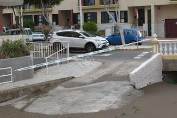 Cierre de los accesos a las playas de Telde para evitar aglomeraciones en los arenales  (Foto TA)