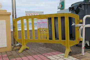 Cierre de los accesos a las playas de Telde para evitar aglomeraciones en los arenales  (Foto TA)