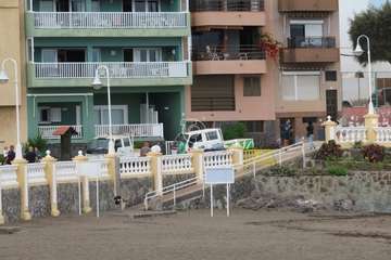 Cierre de los accesos a las playas de Telde para evitar aglomeraciones en los arenales  (Foto TA)