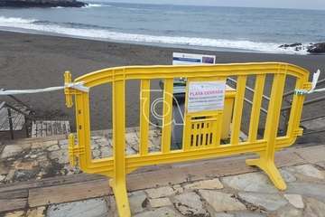 Cierre de los accesos a las playas de Telde para evitar aglomeraciones en los arenales  (Foto TA)