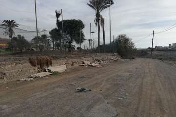 Vertido de escombros y residuos en el Barranco Real de Telde (Foto TA)