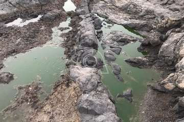 Vertido de aguas residuales en los riscos de Taliarte a través  de un colector de aguas pluviales/TA.