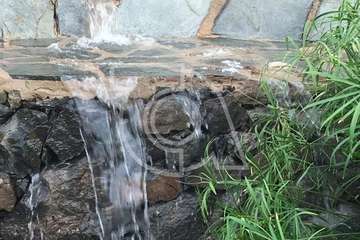 Vertido de aguas residuales en los riscos de Taliarte a través  de un colector de aguas pluviales/TA.