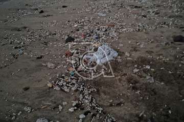 El vertido de residuos fétidos llega también a la playa de Aguadulce/TA.