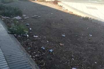 Cortijo de Belén clama por la limpieza de sus jardines públicos/TA.