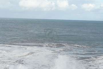 El oleaje rompe el balizamiento de la zona de baño en Melenara/TA.