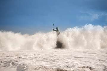Embate de las olas contra el Neptuno/Yoham Humbert