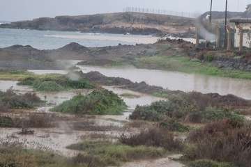  Telde se empapa con las primeras lluvias y el agua comienza a correr por sus barranquillos/TA.