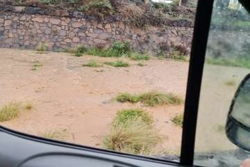  Telde se empapa con las primeras lluvias y el agua comienza a correr por sus barranquillos/TA.
