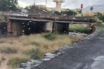  Telde se empapa con las primeras lluvias y el agua comienza a correr por sus barranquillos/TA.