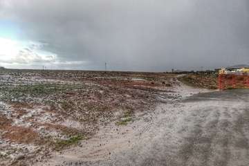  Telde se empapa con las primeras lluvias y el agua comienza a correr por sus barranquillos/Cristian J. Sosa.