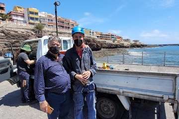 Máximo Riol asesora los trabajos de 'cirugía' en el Neptuno/Jesús Ruiz Mesa.