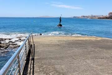 Máximo Riol asesora los trabajos de 'cirugía' en el Neptuno/Jesús Ruiz Mesa.