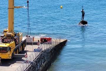 Máximo Riol asesora los trabajos de 'cirugía' en el Neptuno/Jesús Ruiz Mesa.