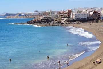 Máximo Riol asesora los trabajos de 'cirugía' en el Neptuno/Jesús Ruiz Mesa.