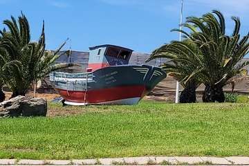 Máximo Riol asesora los trabajos de 'cirugía' en el Neptuno/Jesús Ruiz Mesa.