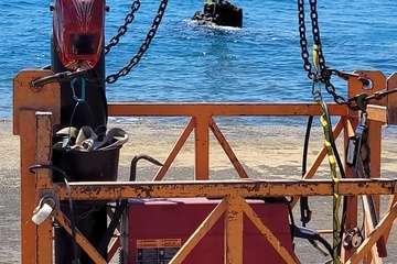 Máximo Riol asesora los trabajos de 'cirugía' en el Neptuno/Jesús Ruiz Mesa.