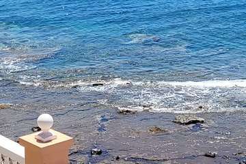 Máximo Riol asesora los trabajos de 'cirugía' en el Neptuno/Jesús Ruiz Mesa.