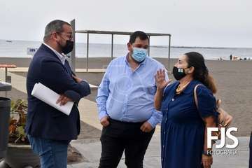Izado de la bandera azul en Melenara/TA.