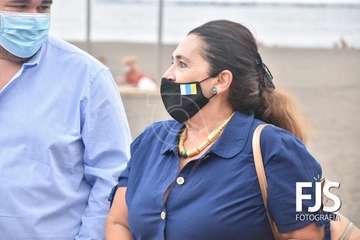 Izado de la bandera azul en Melenara/TA.