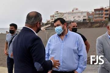 Izado de la bandera azul en Melenara/TA.