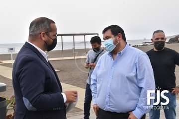 Izado de la bandera azul en Melenara/TA.