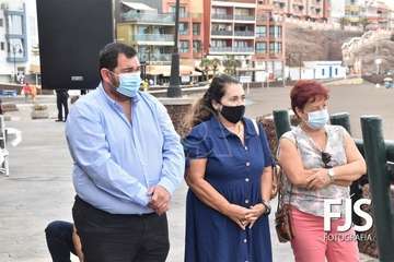Izado de la bandera azul en Melenara/TA.
