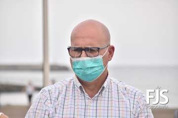 Izado de la bandera azul en Melenara/TA.