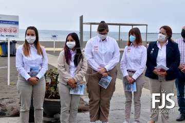 Izado de la bandera azul en Melenara/TA.