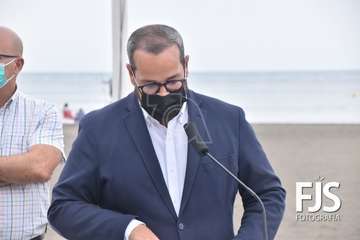 Izado de la bandera azul en Melenara/TA.