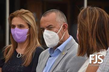 Izado de la bandera azul en Melenara/TA.