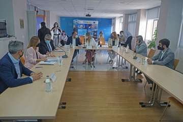 Gobierno de Canarias y Estado anuncian En Telde una hoja de ruta para el desarrollo de las energías del mar/TA y Acfi Press.