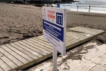  Playas instala nuevas pasarelas en las cuatro calas con bandera azul de Telde/TA.